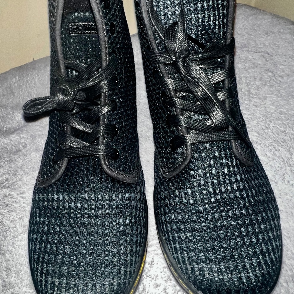 Doc Marten Shoreditch WC - Black